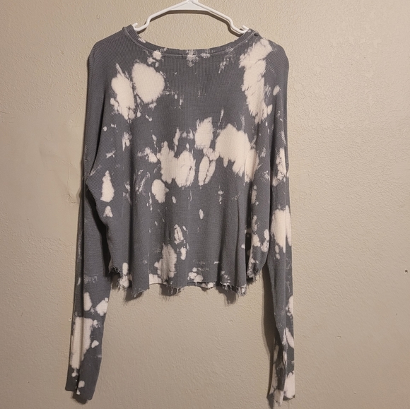 Hashttag in Trend Bleach Wash Long Sleeve Top - Picture 2 of 8